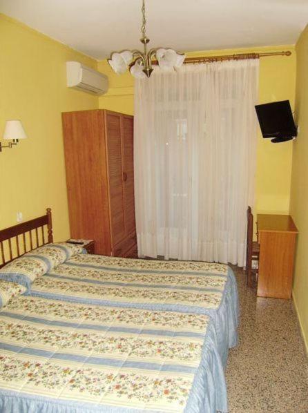 Hostal Miguel Angel Madrid Phòng bức ảnh