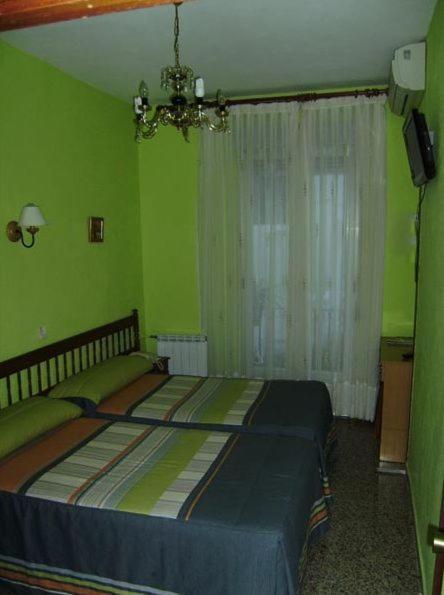 Hostal Miguel Angel Madrid Phòng bức ảnh