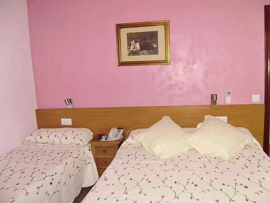 Hostal Miguel Angel Madrid Ngoại thất bức ảnh