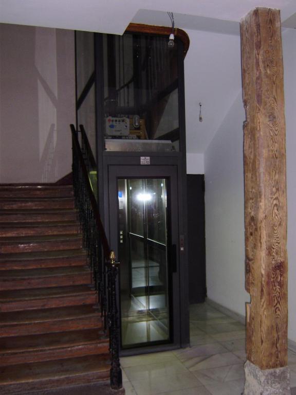 Hostal Miguel Angel Madrid Ngoại thất bức ảnh